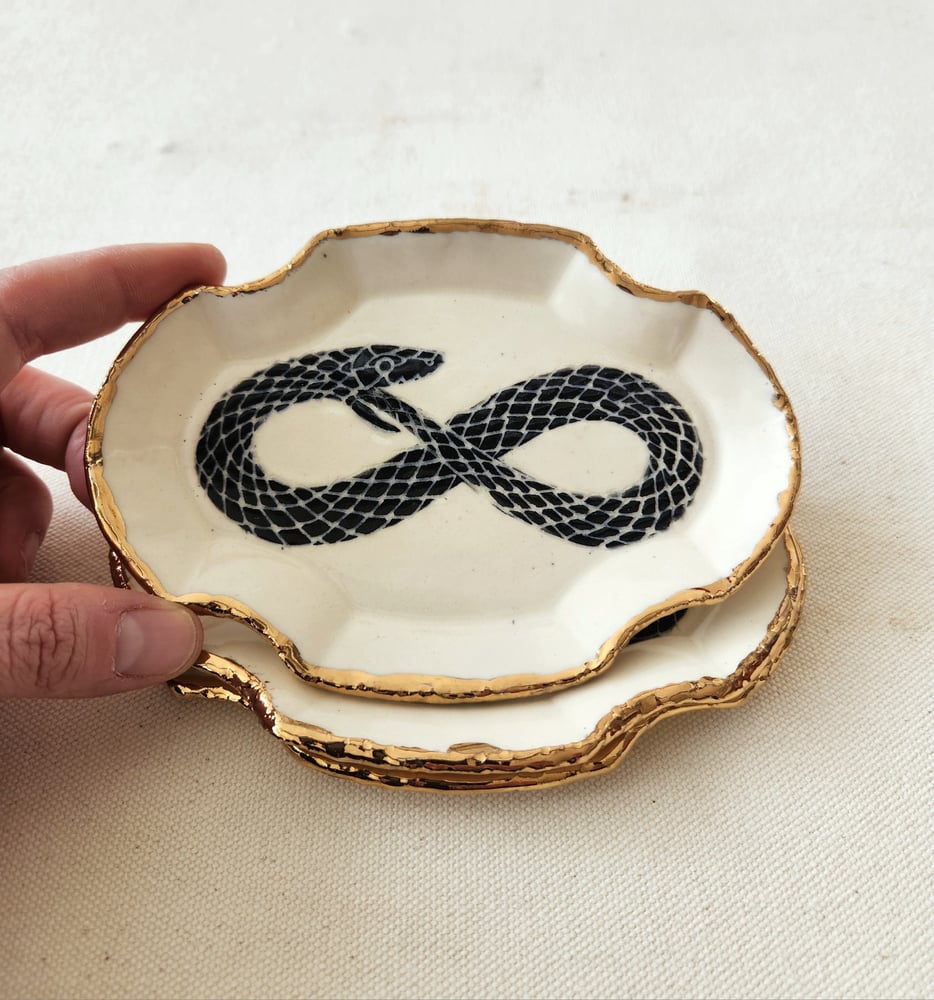 Image of Ouroboros Docked Oval dish