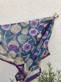 Image 2 of Pañuelo ALCAUCILES azul petróleo