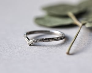 Image of Platinum 1.5mm Willow Leaf engraved wishbone ring