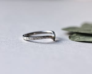 Image of Platinum 1.5mm Willow Leaf engraved wishbone ring