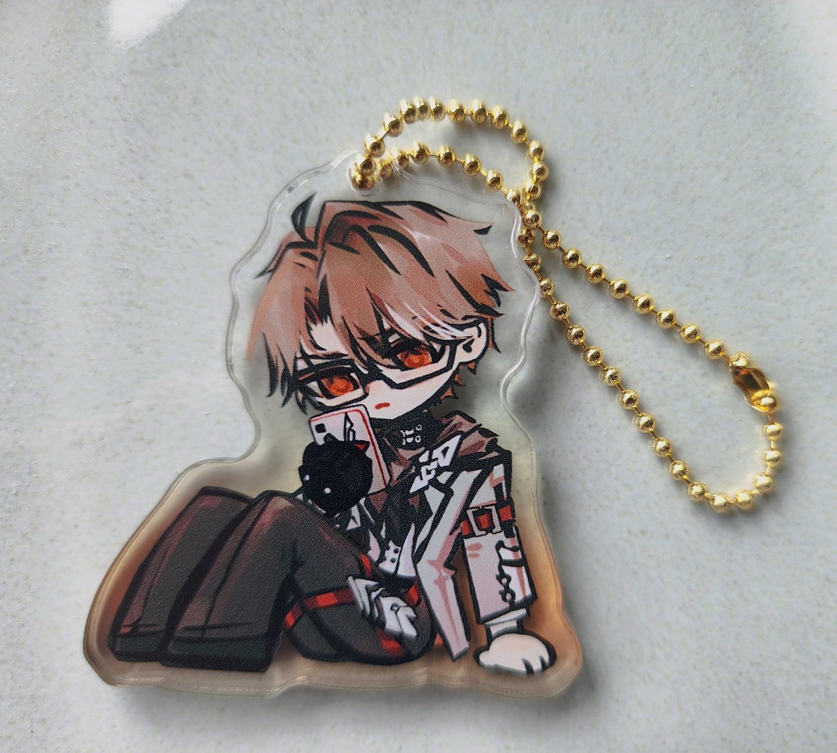 Image of hsr | welt "milf looking at phone" charm