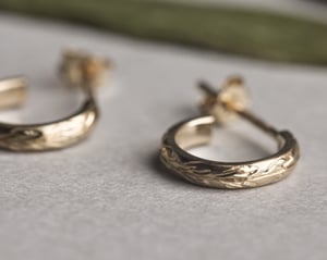 Image of 9ct gold ‘Olive Leaf’ engraved hoop earrings.