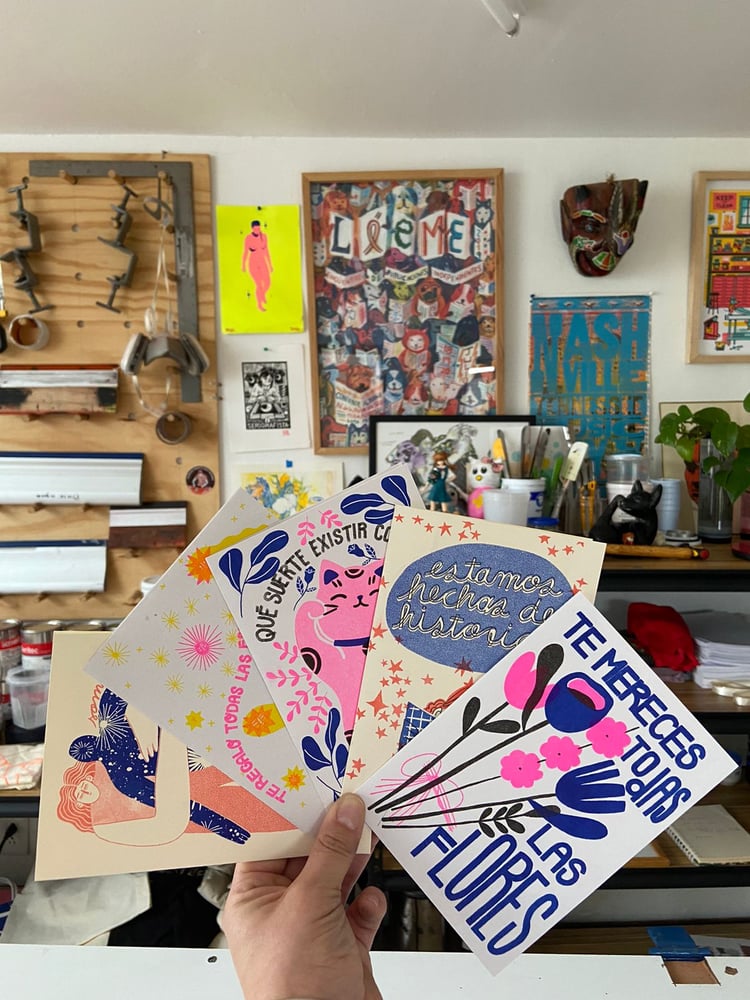 Tarjetas x Caos Ilustrado, Paola Carola y SARA 