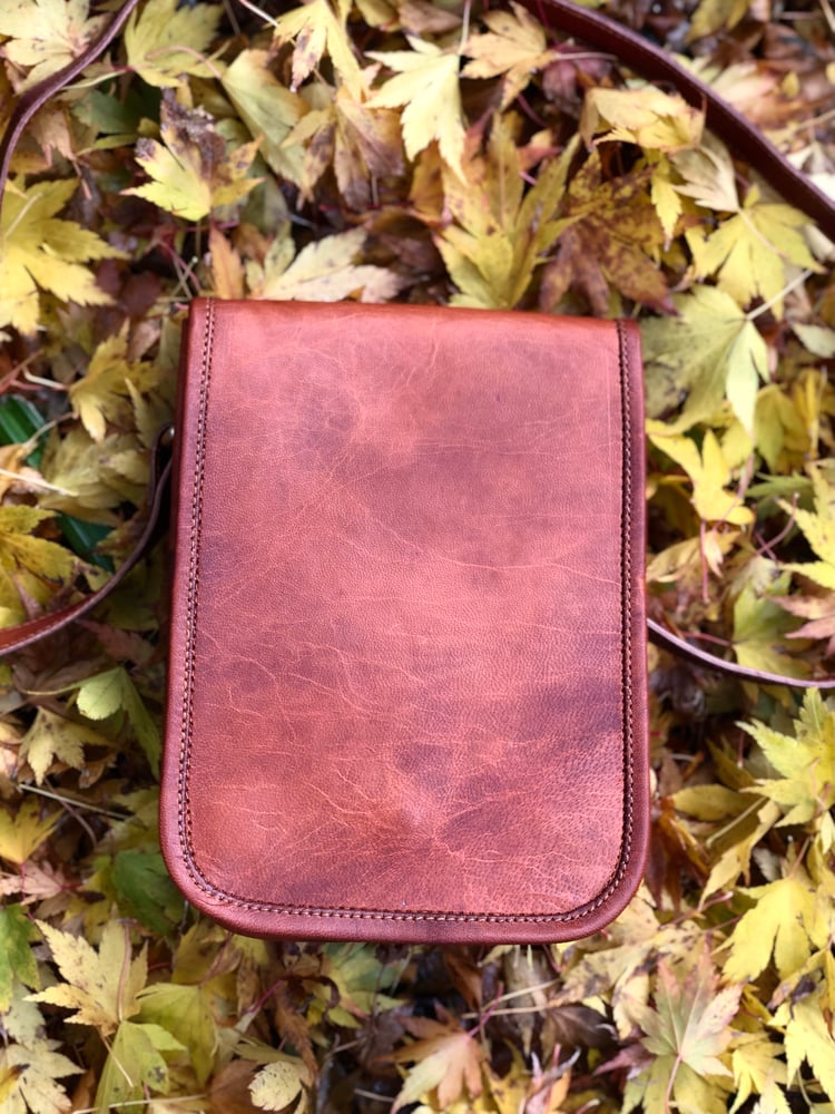 Image of 8”x6” Handmade Leather Shoulder/Camera Bag - plain front rectangle