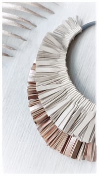 Image 2 of Medea Collier - Double - Tinte neutre chiare (light neutral shades)