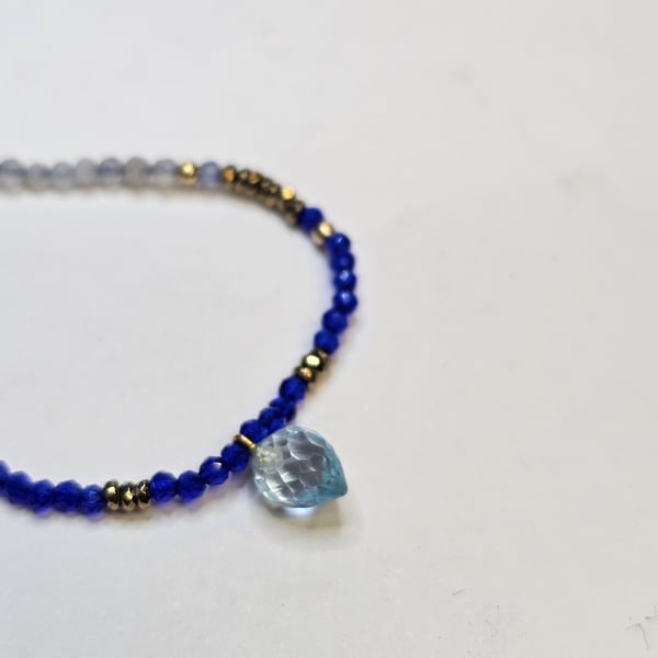 Image of Collier nuance de bleu