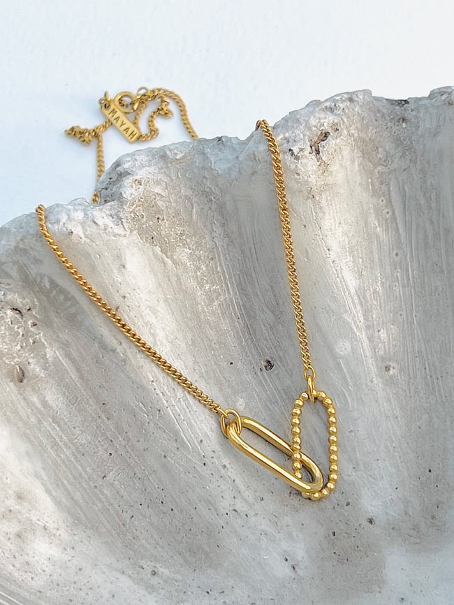 Gold interlocking  links necklace