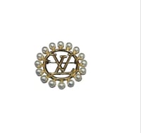 Image 1 of Pearly V Pin 