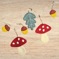 Image 2 of Woodland Garland Felt Kit