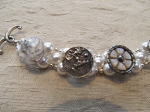 Image of Silver enamel and white Pearl
