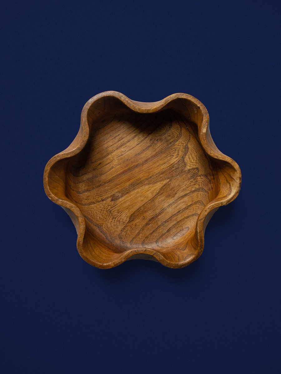 Image of curvy bowl