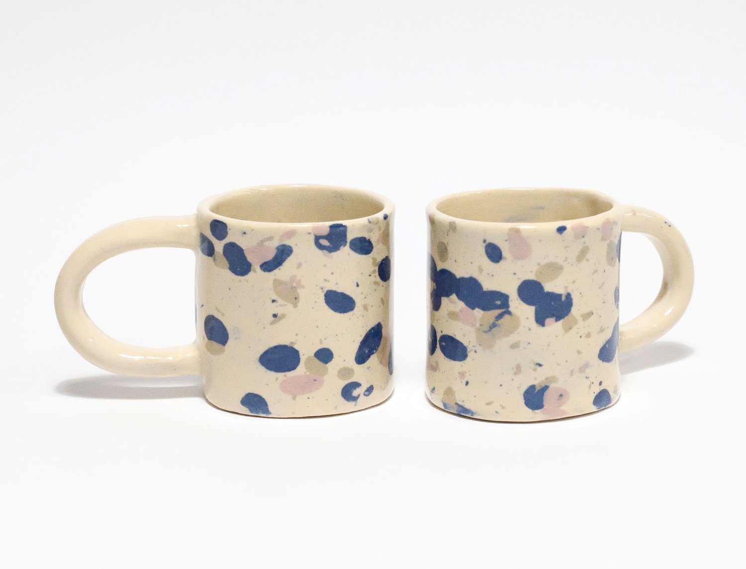 Image of BLUE AND PINK DOTS MINI MUG