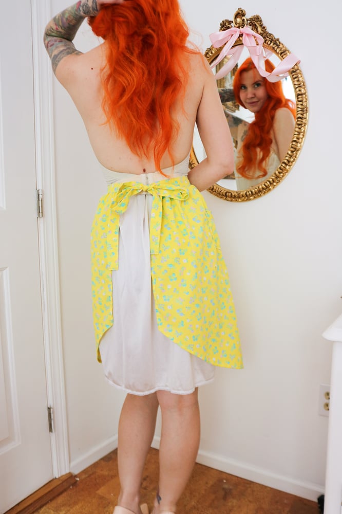 Image of Vintage Sunshine Yellow Floral Half-Apron