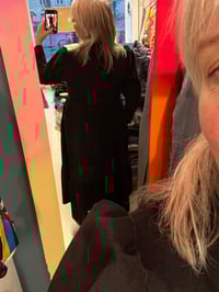 Image 4 of Ella kjole i sort fløjl (xs-xxl)