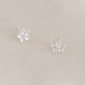 Image of Silver Fleur de Cerisier silver stud earring