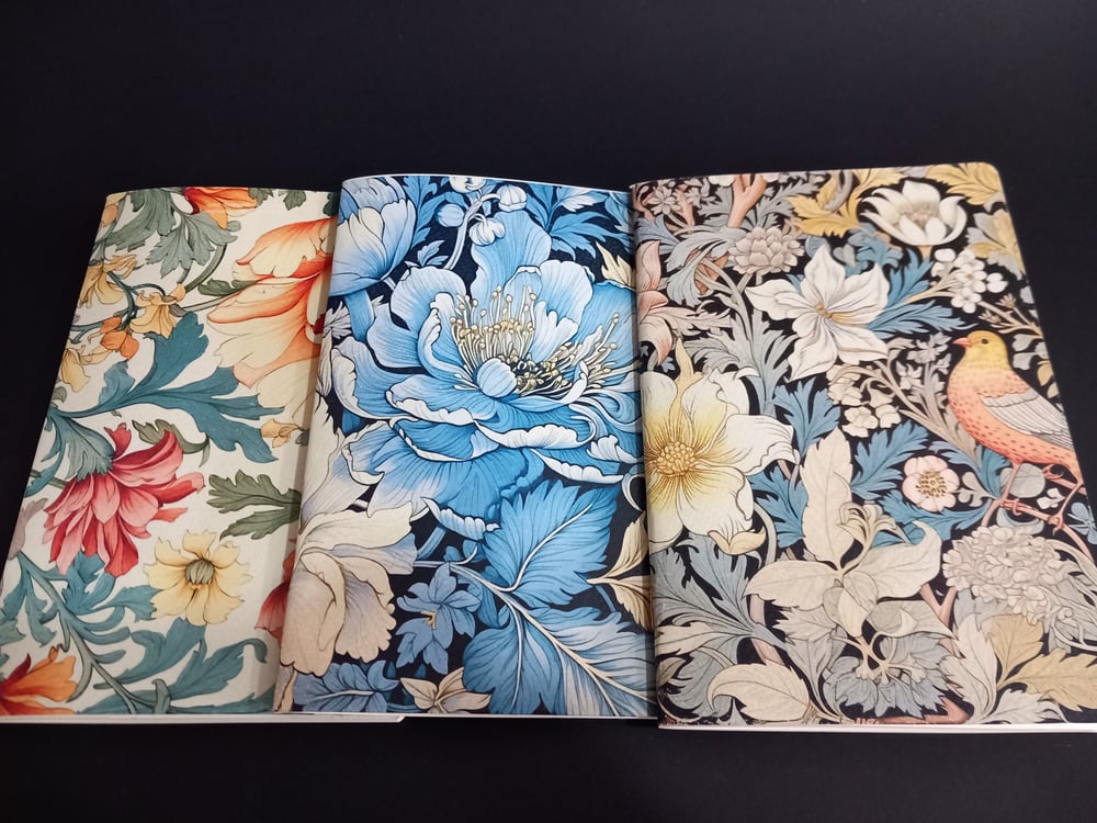 Image of Cuadernos grapados William Morris design by Silvia Camilleri