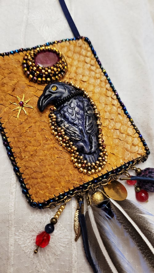 Image of collier grigri CORBEAU