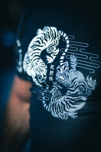Image 3 of 'Fighting Tigers' rashguard.