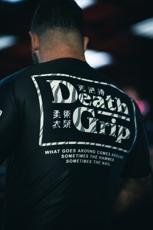 Image of 'Fighting Tigers' rashguard.