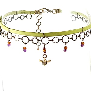 Image of Bright Yellow-Green and Brass Choker with a Brass Bee