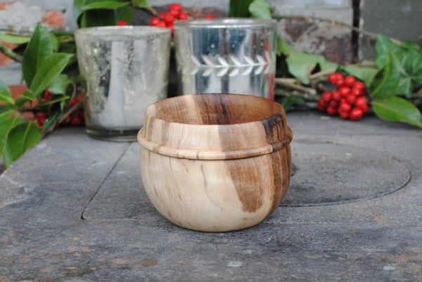 Image of Walnut whisky cup II - Tasse à whisky en noyer II