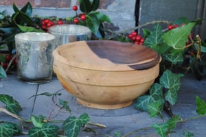 Image of Walnut bowl IV - Bol en noyer IV