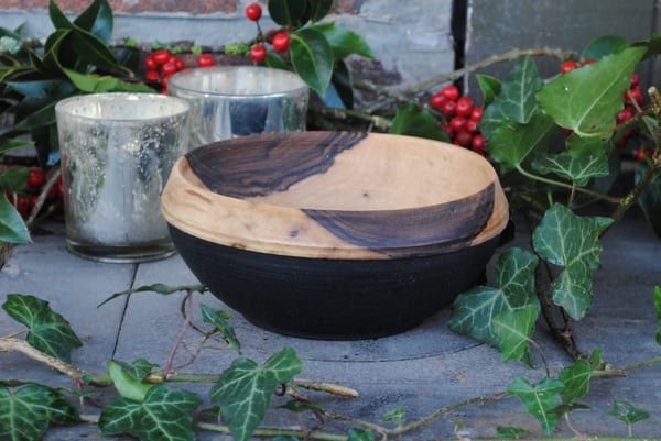 Image of Black walnut bowl - bol en noyer noir