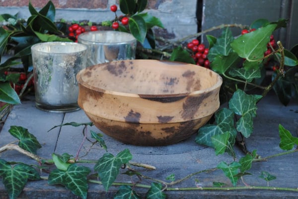 Image of Walnut bowl III - Bol en noyer III
