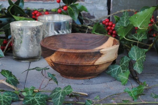 Image of Walnut bowl II - Bol en noyer II