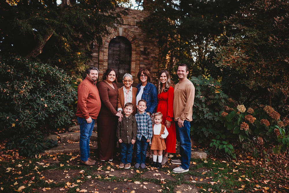 Image of Extended Family session . 