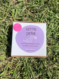 Image 1 of Settle petal shampoo bar 