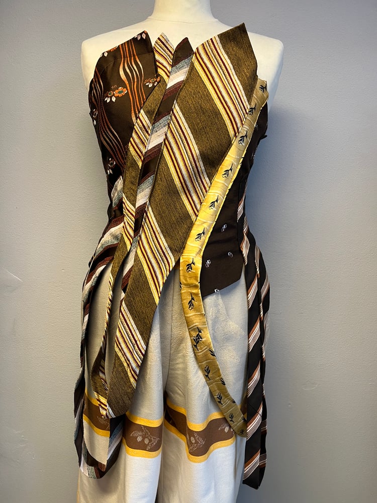 Image of Slipsecorsage i brune slips (xs-m)