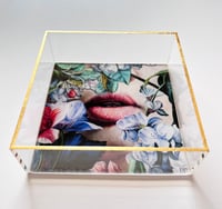 Image 2 of Limited-Edition Tray of "Lips of Eve"