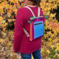 Image 6 of Mochila violeta y azul