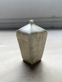 Image 2 of Tapered vessel with drawn decoration 6cm