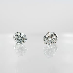 Image of Stunning large lab grown diamond stud earrings. 2 = 2ct DVS2 XXX total weight. PJ6049