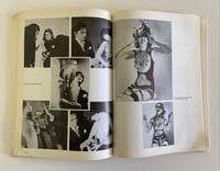 Image 2 of La vie Publique de Salvador Dali, 1980