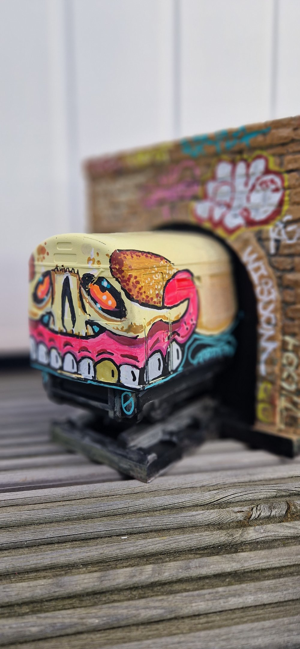 SKULL Train (resin London underground)