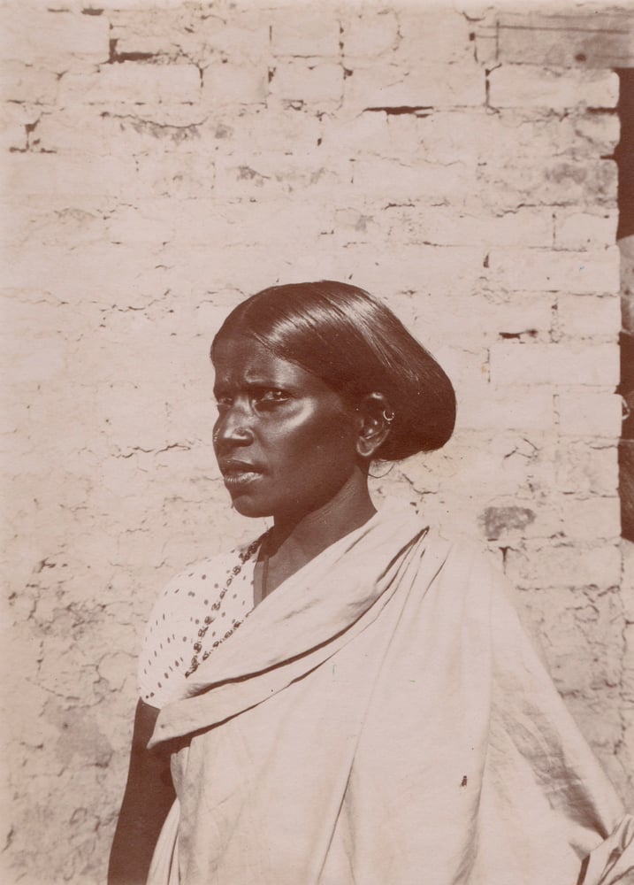 Image of Anonyme: portrait of a woman, India ca. 1900