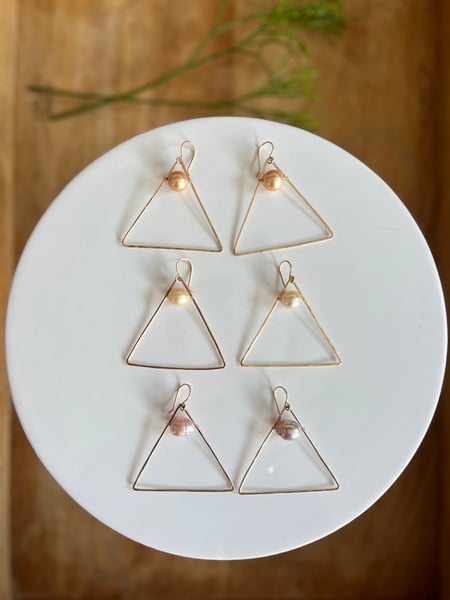 Image of Triangles + pearls