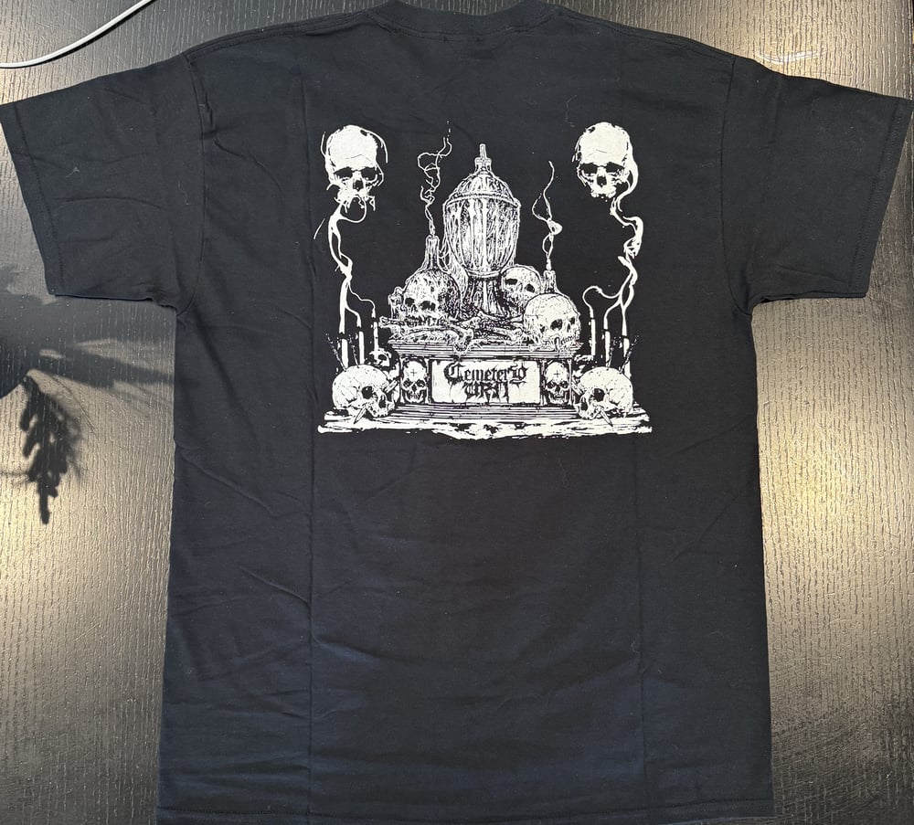 Cemetery Urn T-Shirt - 'The Skull'