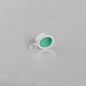Image of Chrysoprase oval cut silver necklace