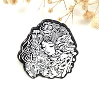 Image 1 of YUKI-ONNA, LA CHICA DE NIEVE PIN