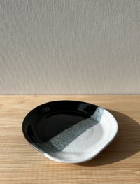 Image 1 of black, white and gray spoon rest, small