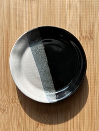 Image 4 of black, white and gray spoon rest, small