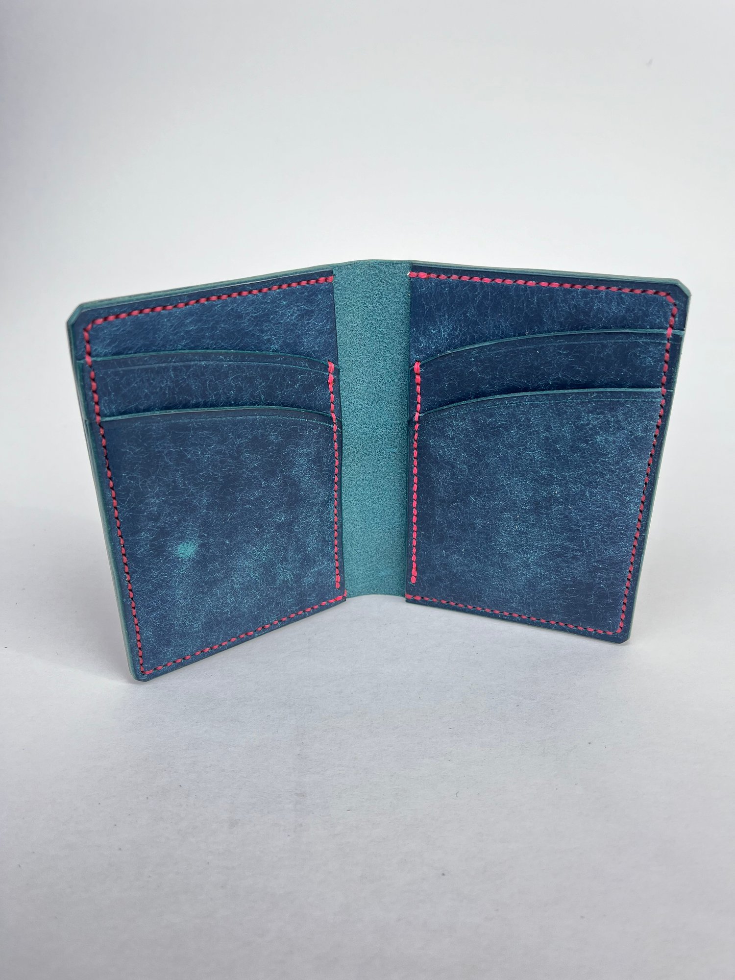 Image of Sapphire Pueblo Vertical Cardholder (pink)