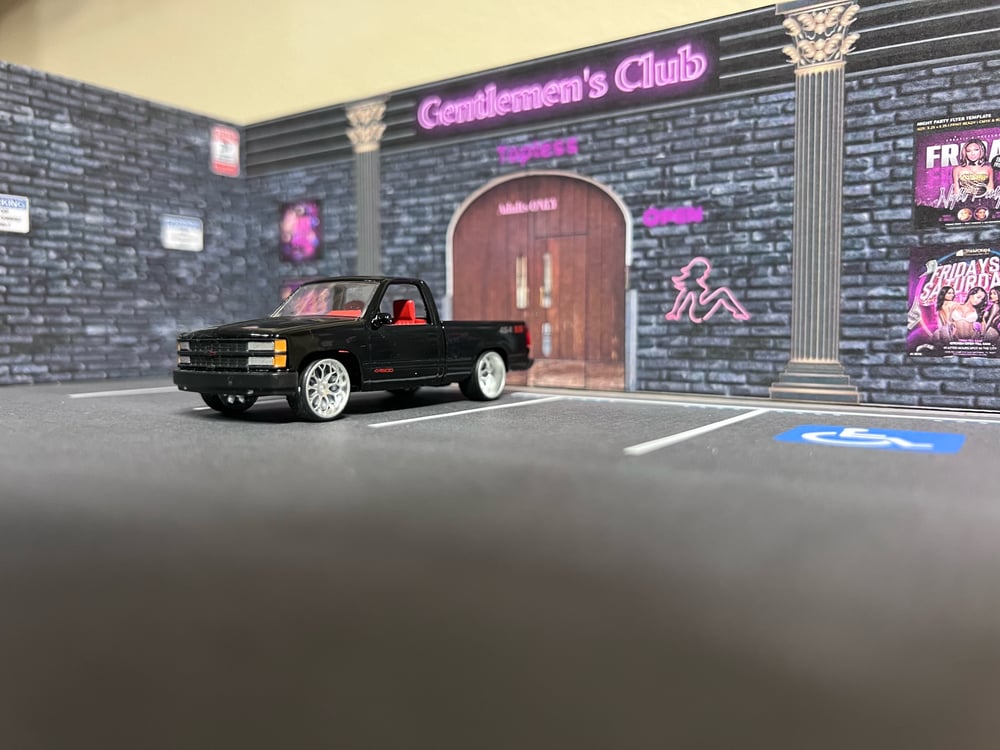 GENTLEMENS CLUB DISPLAY 