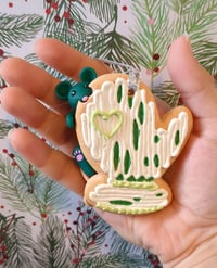 Image 3 of Mouse Cookie Mitten