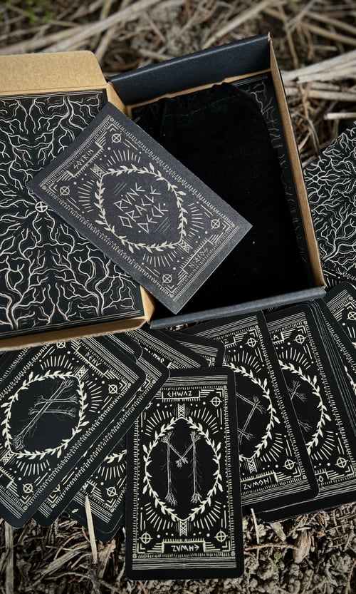 Image of RUNE ORACLE DECK