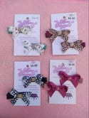 Ruby bow Clips 
